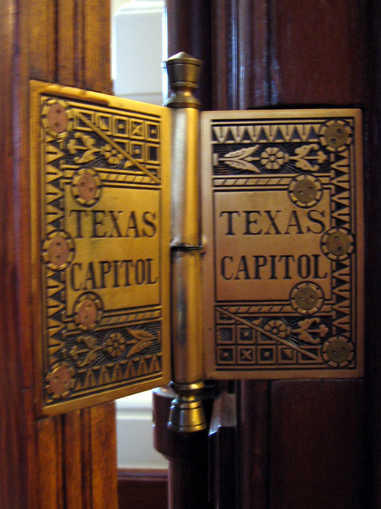 austin_capitol_hinge